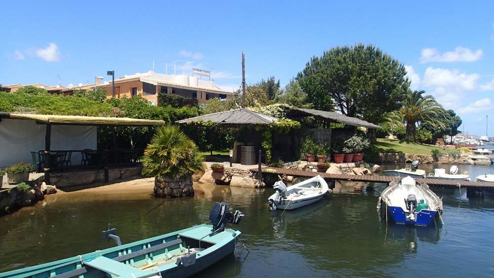 Sympathischer kleiner Yachtclub in Sardinien