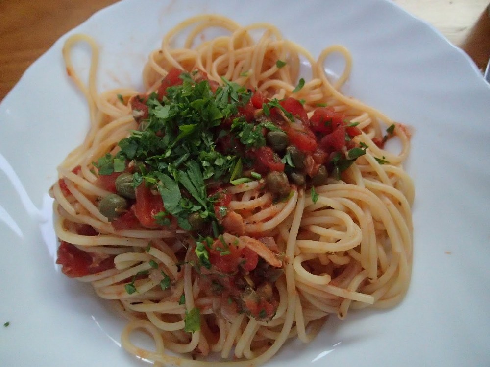Spaghetti mit Thunfisch Kapern, ein Klassiker auf der Habib