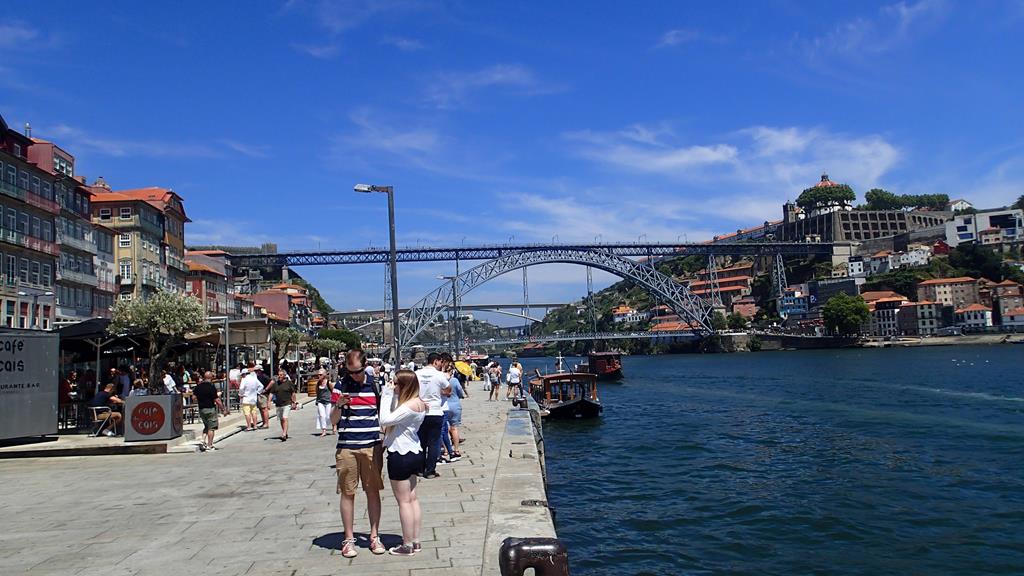 Die berühmte Ponte Dom Luis I über den Douro