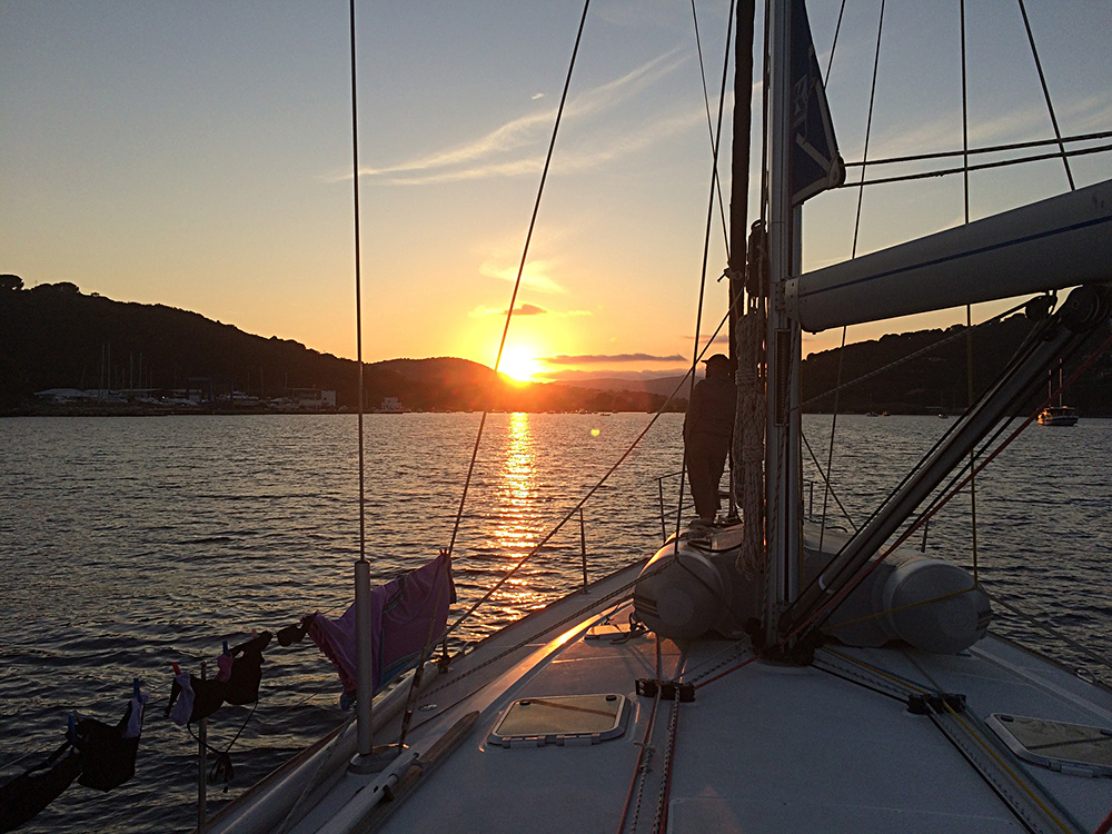 Sonnenuntergang in einer der zahllosen Buchten Elbas