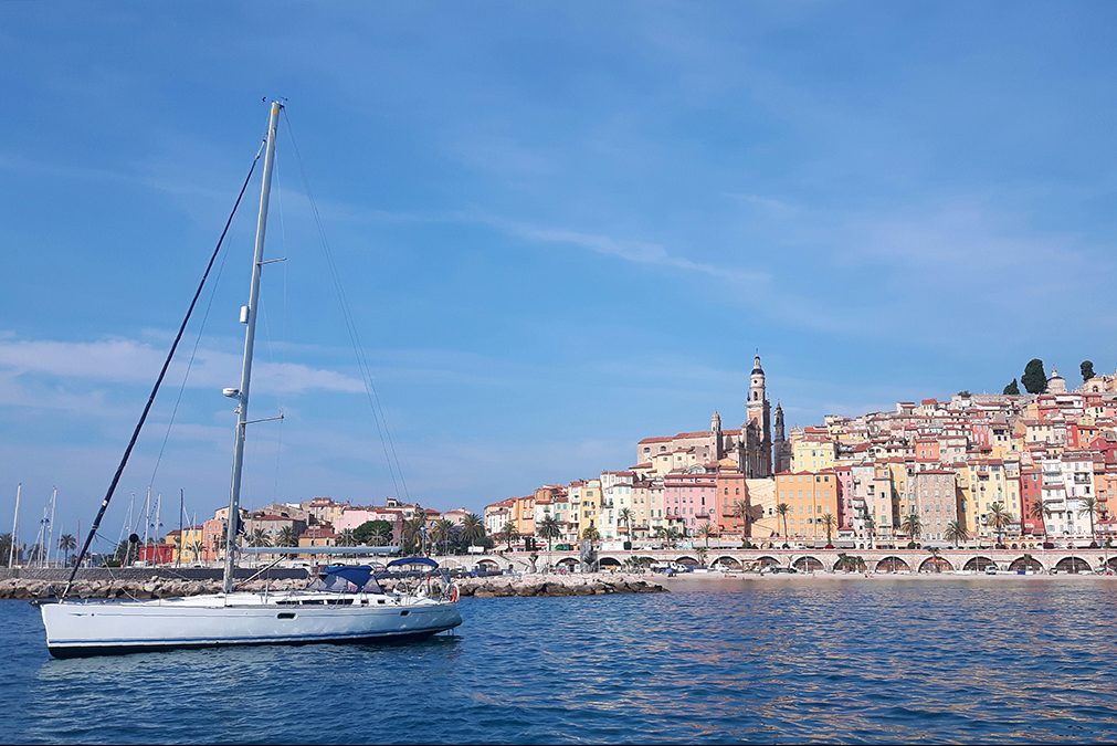 Vor Anker vor Menton