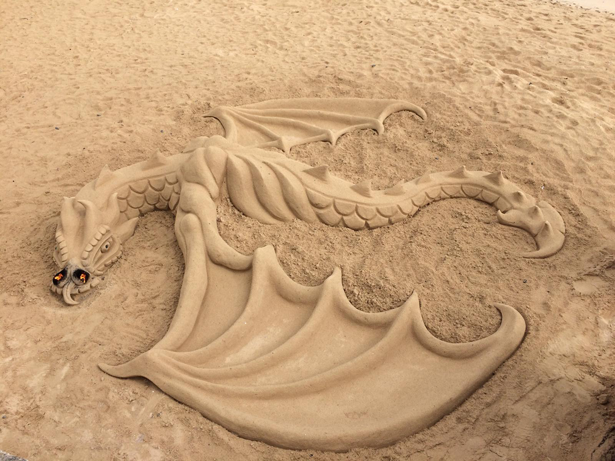 die berühmten Sandskulpturen in Corralejo